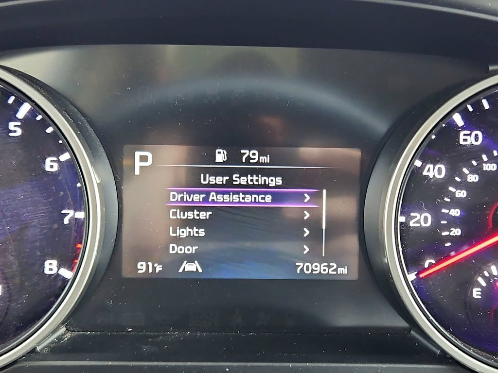 Used 2024 Kia Carnival LX FWD image 15