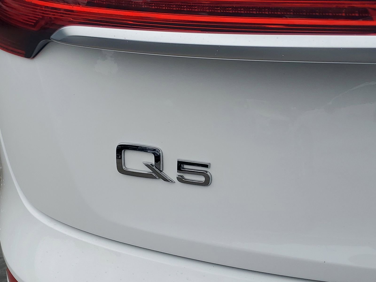 Used 2022 Audi Q5 2.0T Premium w/ Convenience Package image 7