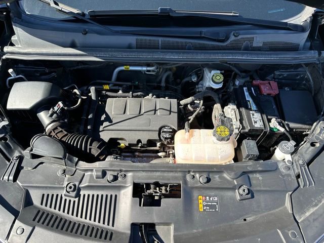 Used 2021 Chevrolet Trax LT w/ Redline Edition image 32