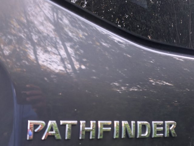 Used 2011 Nissan Pathfinder SV AWD/4WD image 18