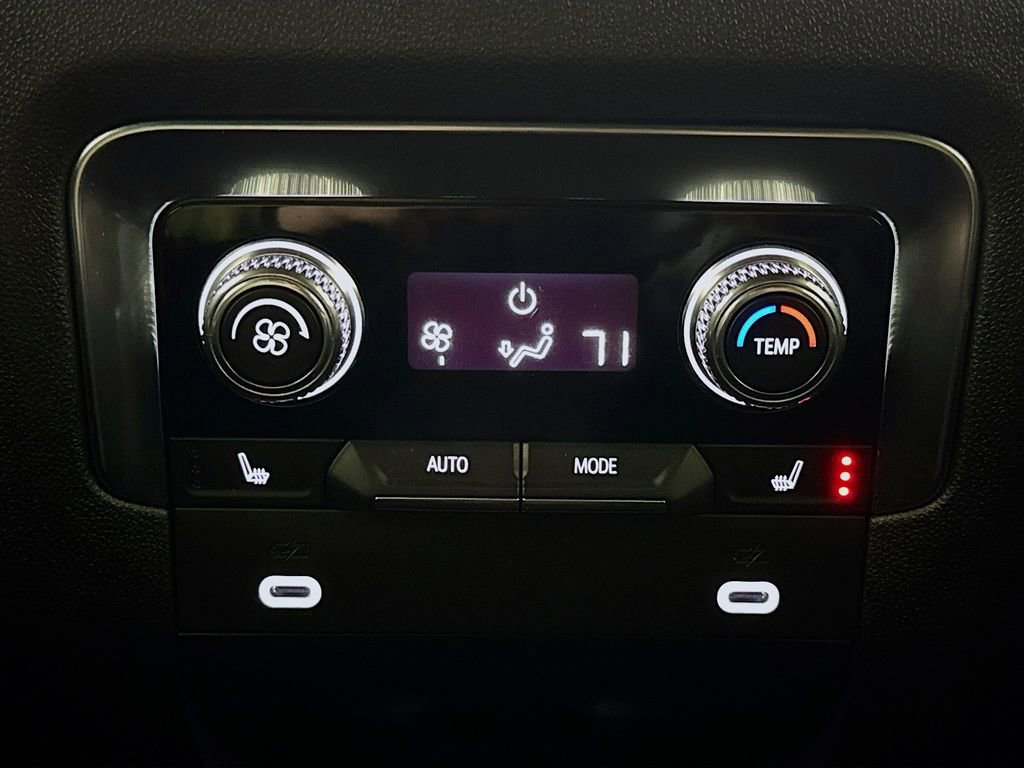 Used 2022 GMC Yukon Denali image 23