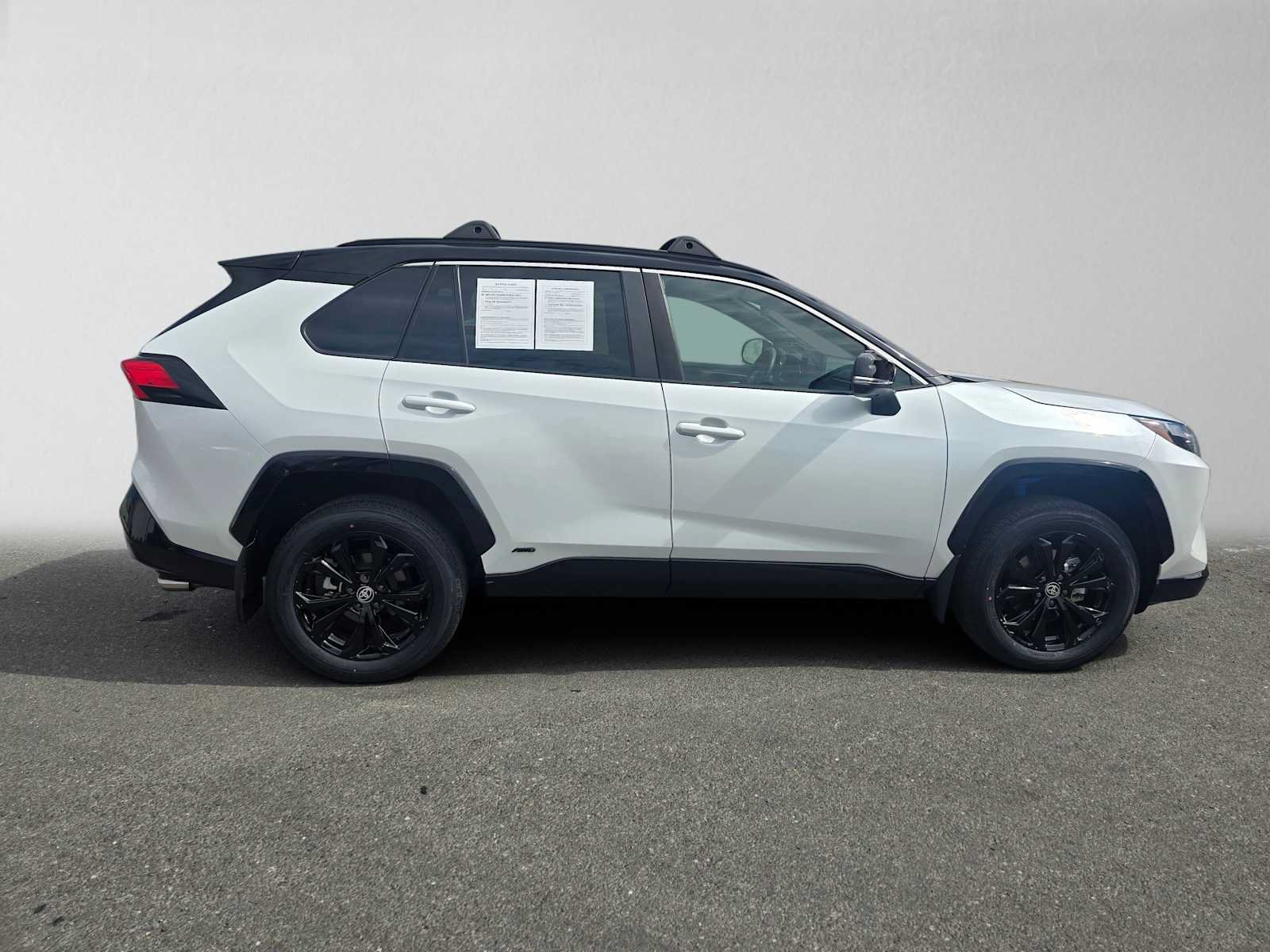 Used 2023 Toyota RAV4 XSE AWD/4WD image 2