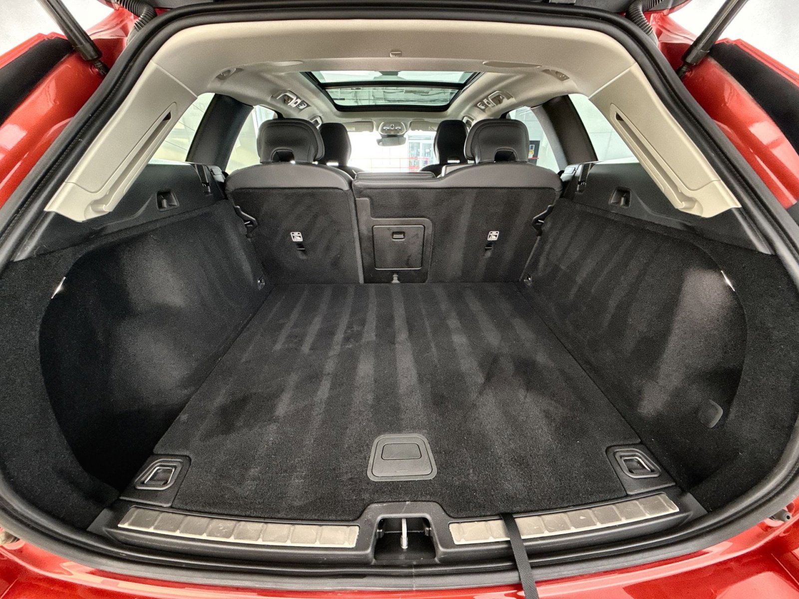 Used 2024 Volvo XC60 B5 Plus w/ Climate Package image 26