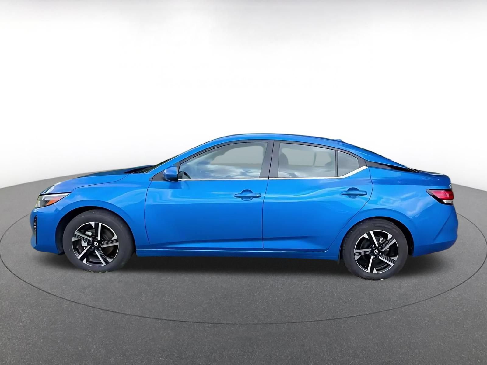 Used 2025 Nissan Sentra SV FWD image 8