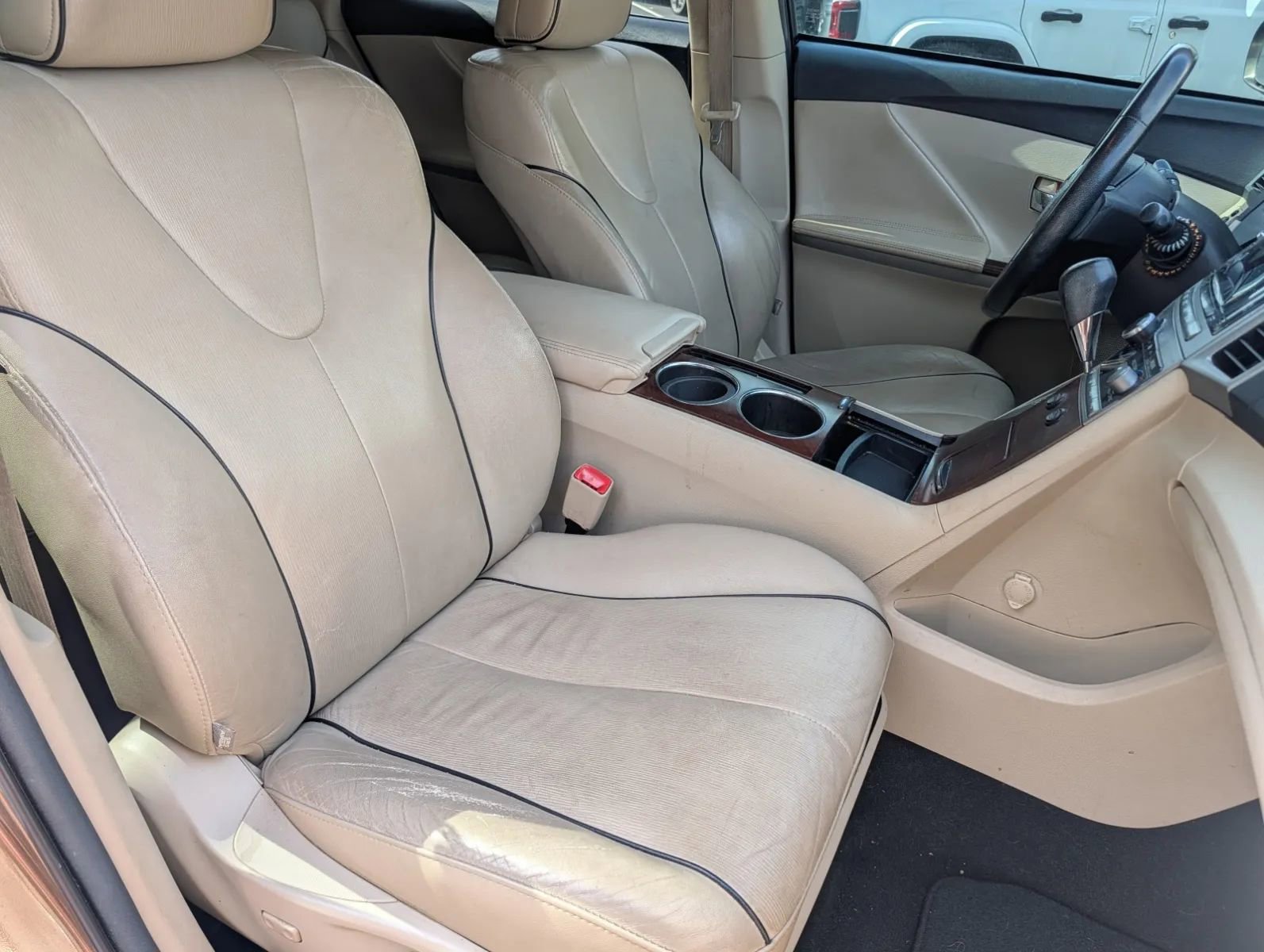 Used 2011 Toyota Venza AWD w/ Leather Pkg image 13