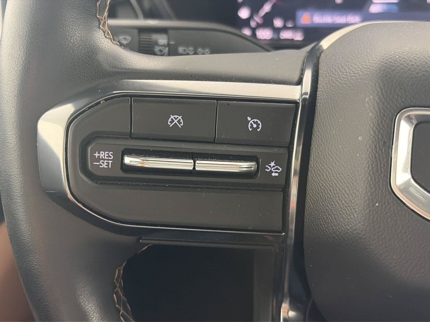 Used 2026 GMC Canyon AT4 w/ AT4 Premium Package AWD/4WD image 6