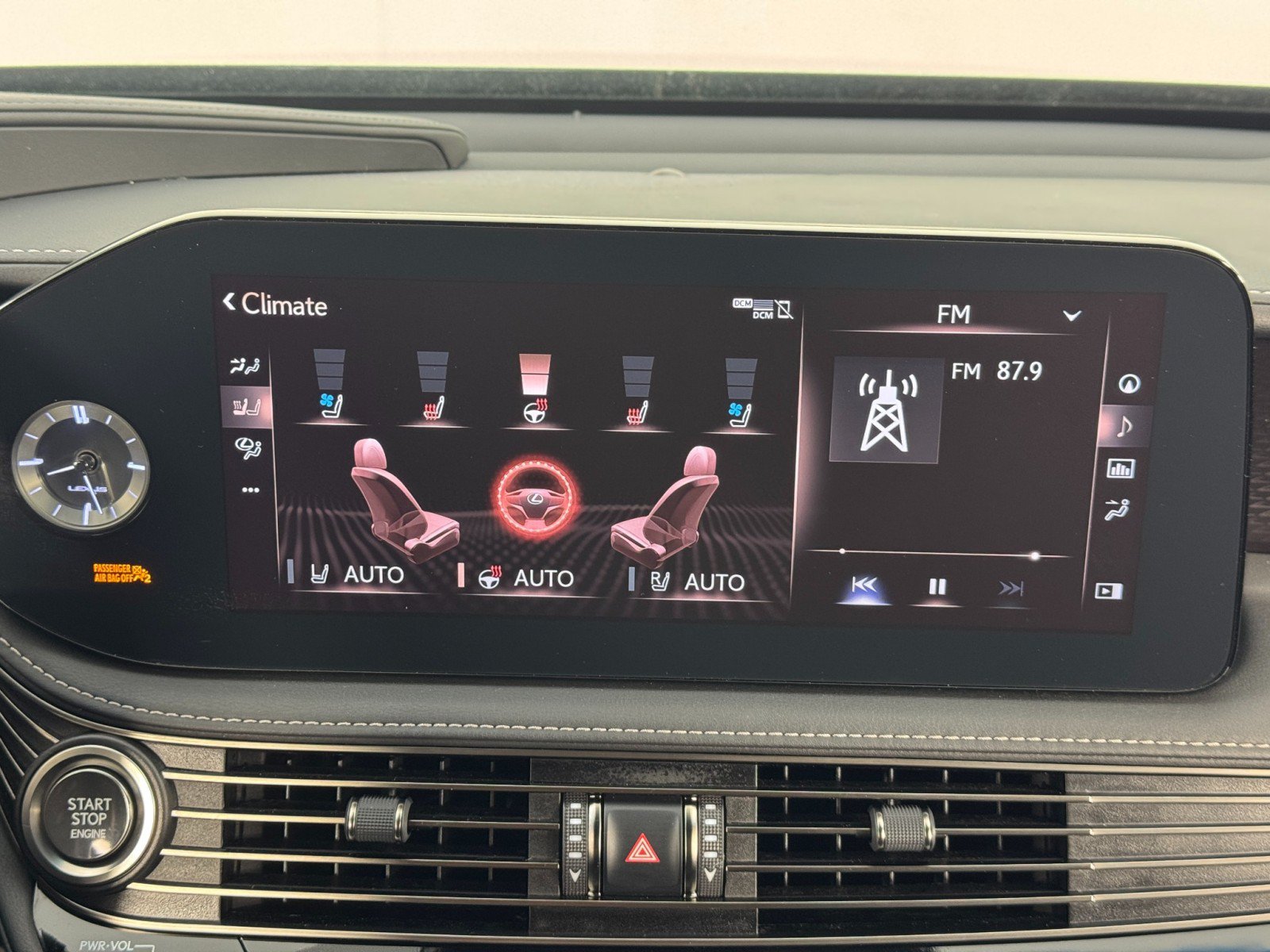 Used 2021 Lexus LS 500 w/ Cold Weather Package (CK) RWD image 29