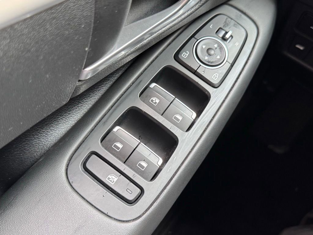 Used 2023 Hyundai Sonata SE w/ Cargo Package FWD image 22