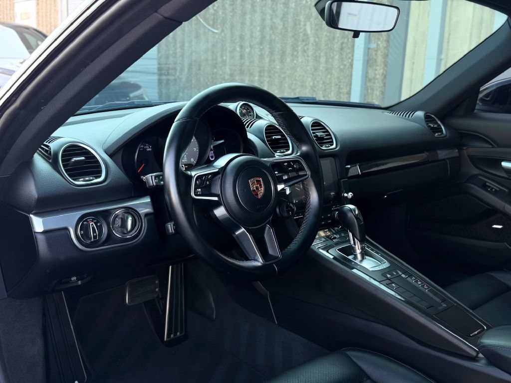 Used 2018 Porsche 718 Cayman S RWD image 11