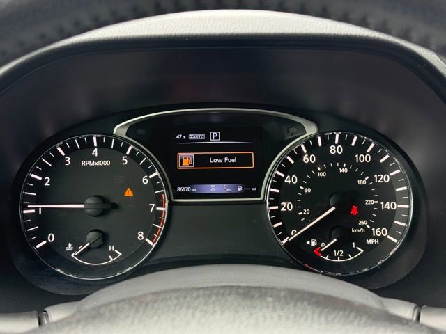 Used 2017 Nissan Pathfinder Platinum w/ Cargo Package image 37