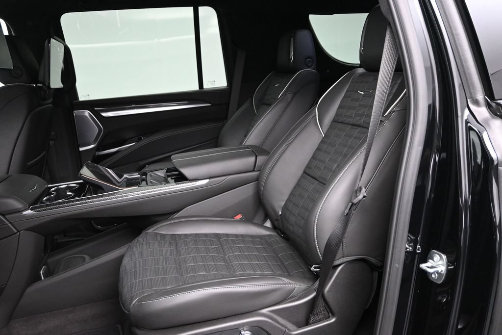 New 2026 Cadillac Escalade ESV V AWD/4WD image 13