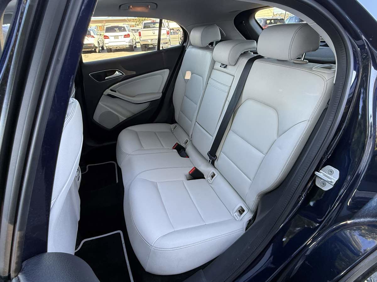 Used 2018 Mercedes-Benz GLA 250 4MATIC image 5