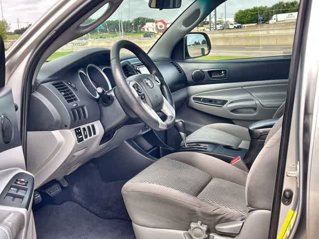 Used 2014 Toyota Tacoma PreRunner w/ Convenience Package RWD image 3