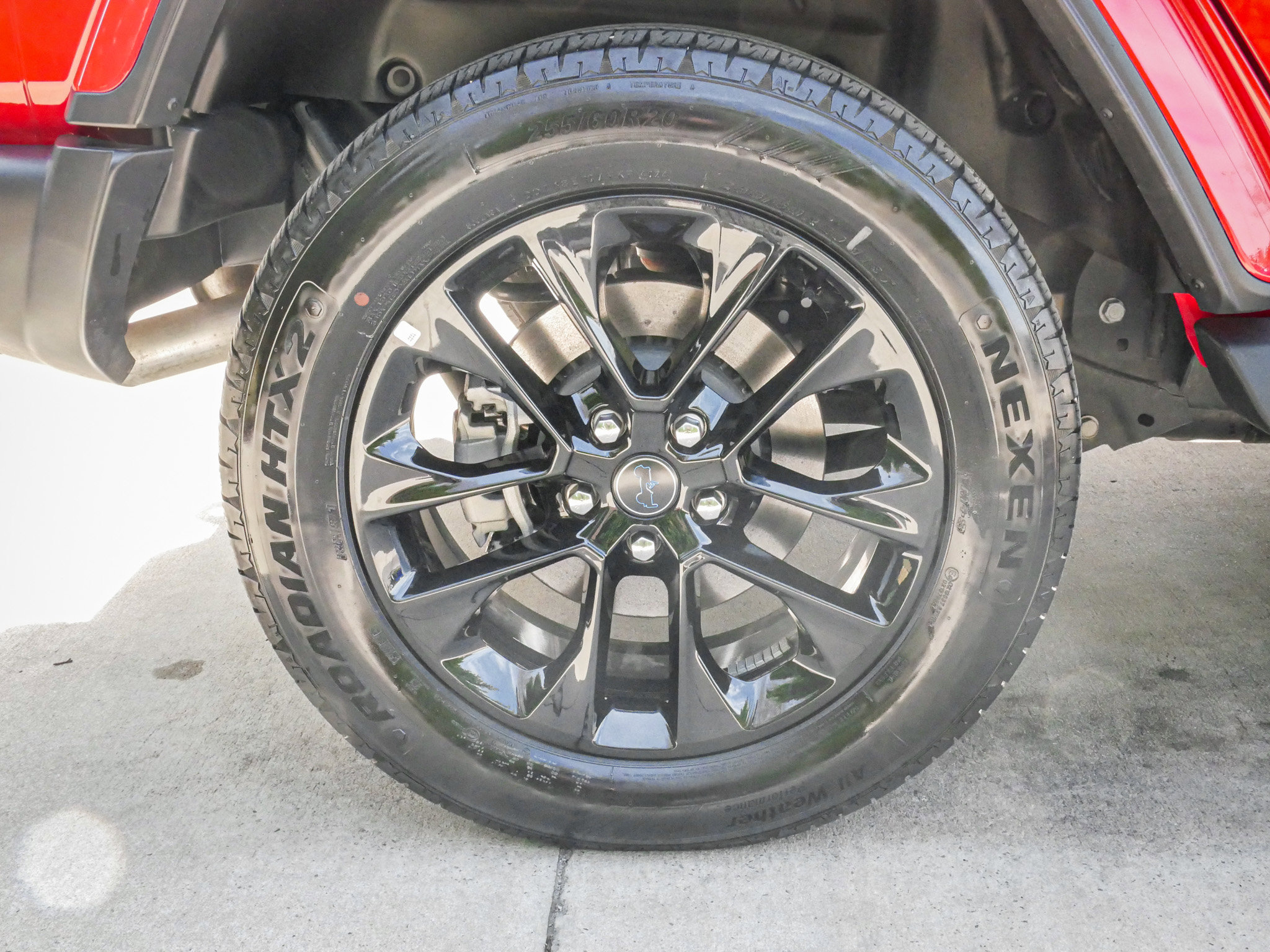 Used 2025 Jeep Wrangler Sahara image 13