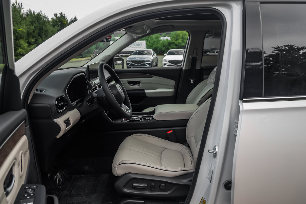 New 2026 Honda Pilot Elite image 13