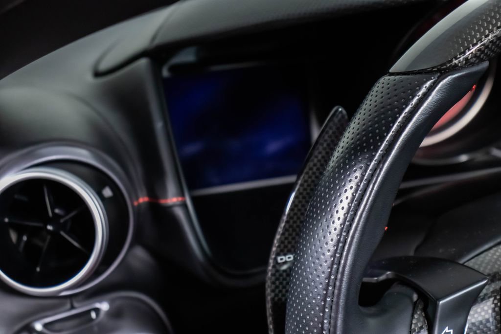 Used 2019 Ferrari Portofino RWD image 36
