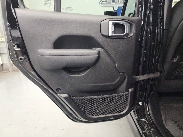 New 2025 Jeep Wrangler Unlimited Rubicon 4xe w/ Convenience Group image 21