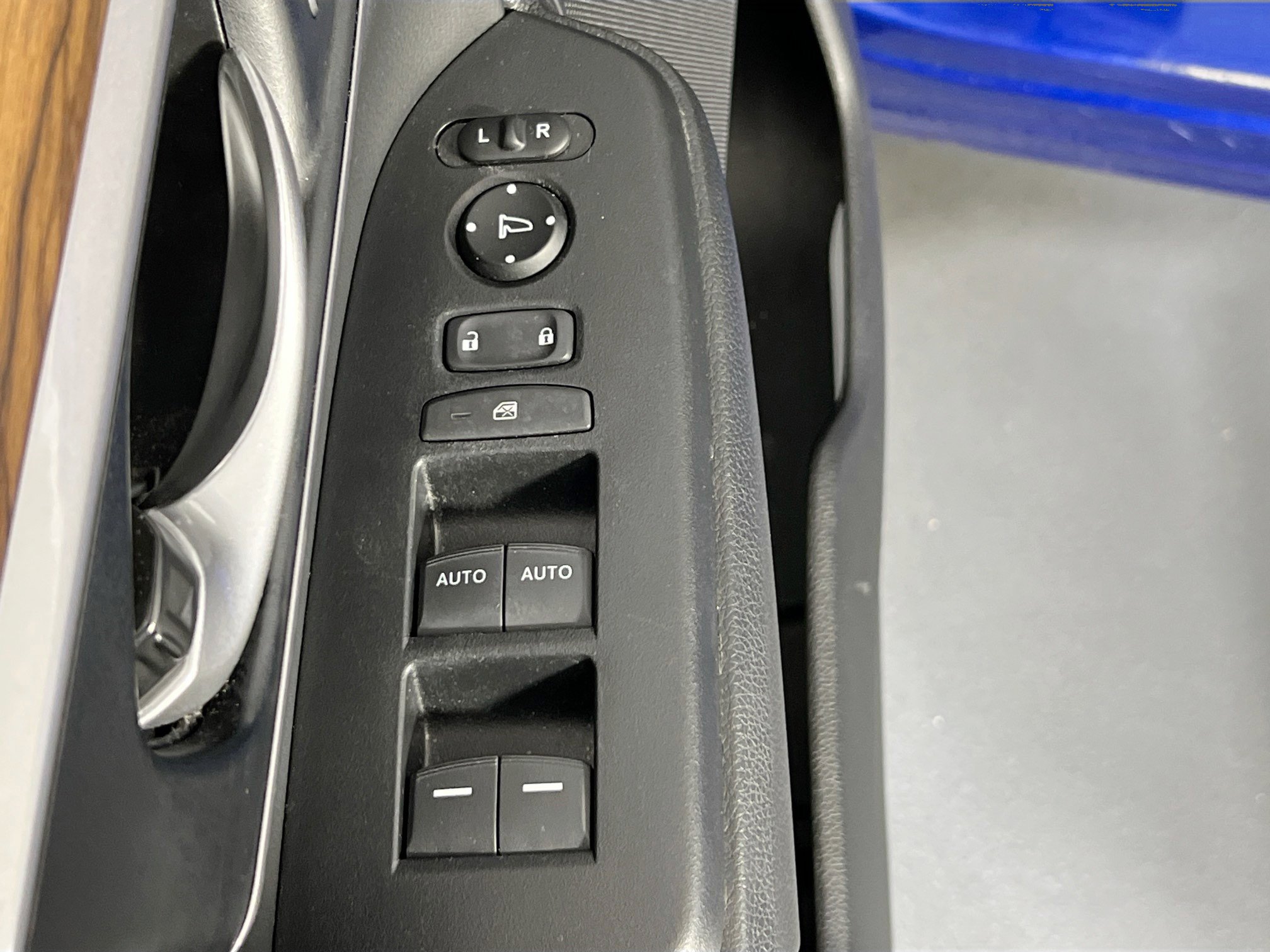 Used 2022 Honda CR-V Touring image 18