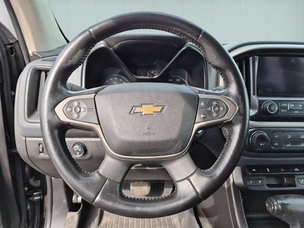 Used 2016 Chevrolet Colorado Z71 w/ Z71 Midnight Edition AWD/4WD image 18