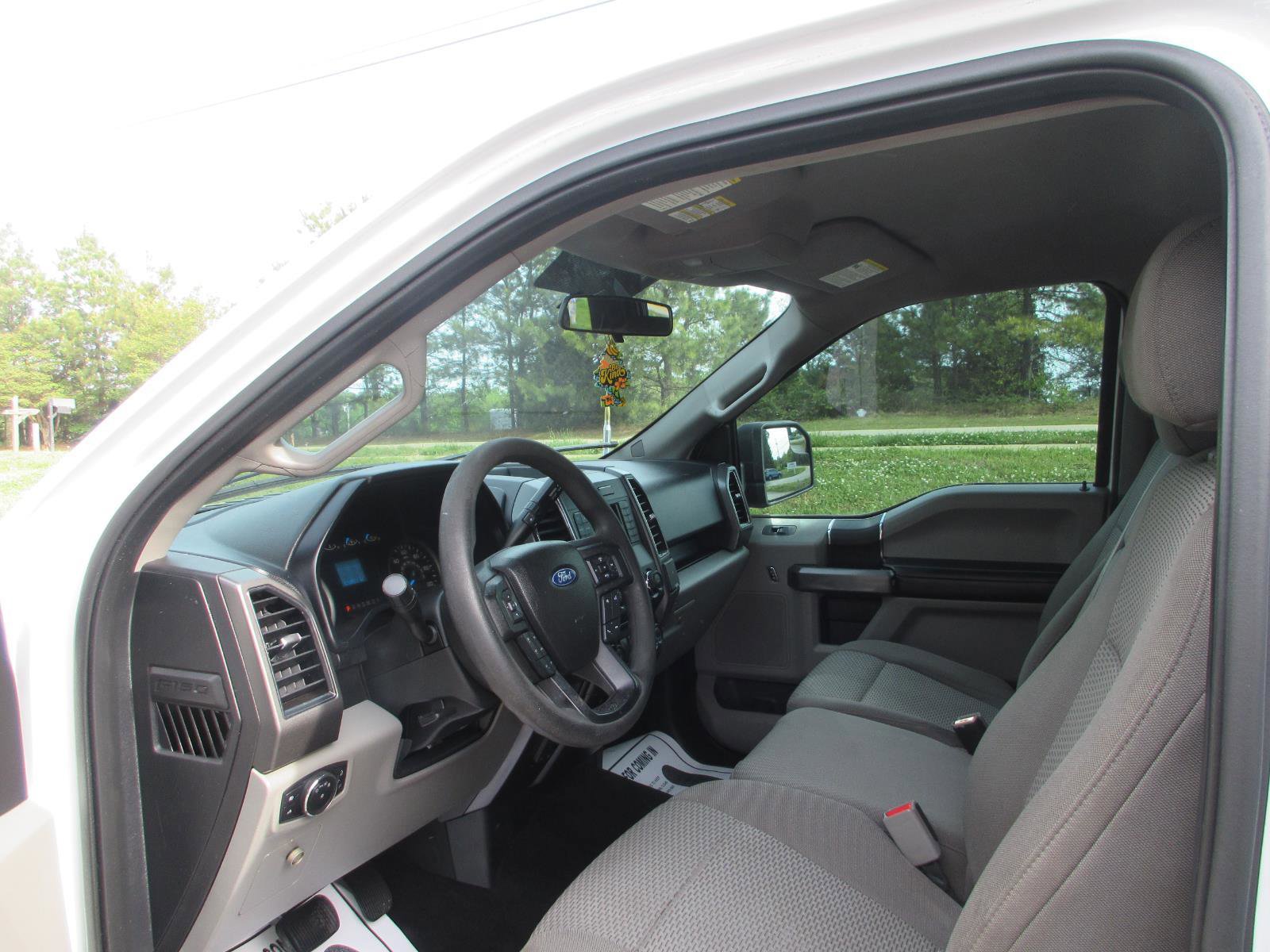 Used 2017 Ford F150 XLT AWD/4WD image 10