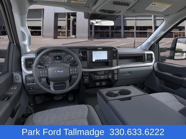 New 2025 Ford F550 4x4 Regular Cab Super Duty image 9