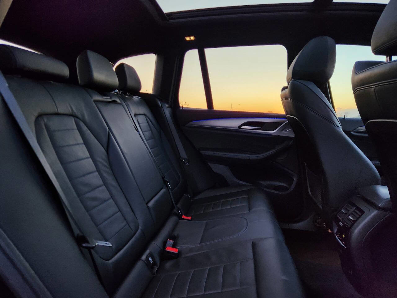 Used 2018 BMW X3 M40i image 9