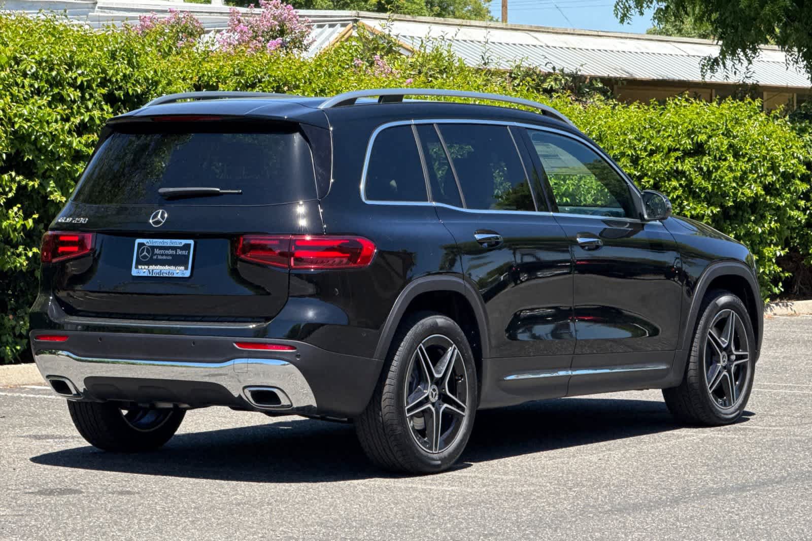 New 2026 Mercedes-Benz GLB 250 image 3