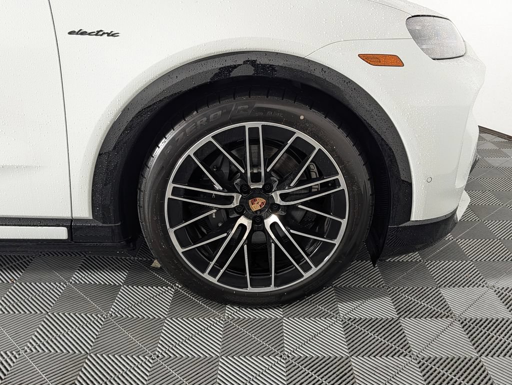 New 2026 Porsche Cayenne Electric AWD/4WD image 19