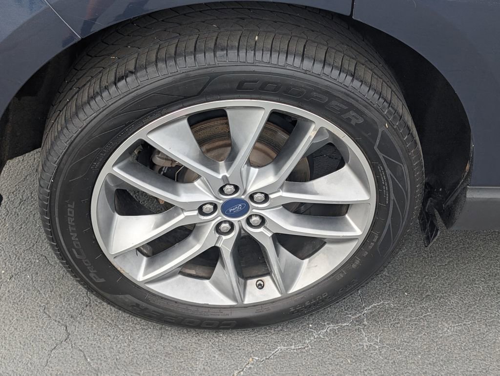 Used 2017 Ford Edge Titanium w/ Equipment Group 301A image 25