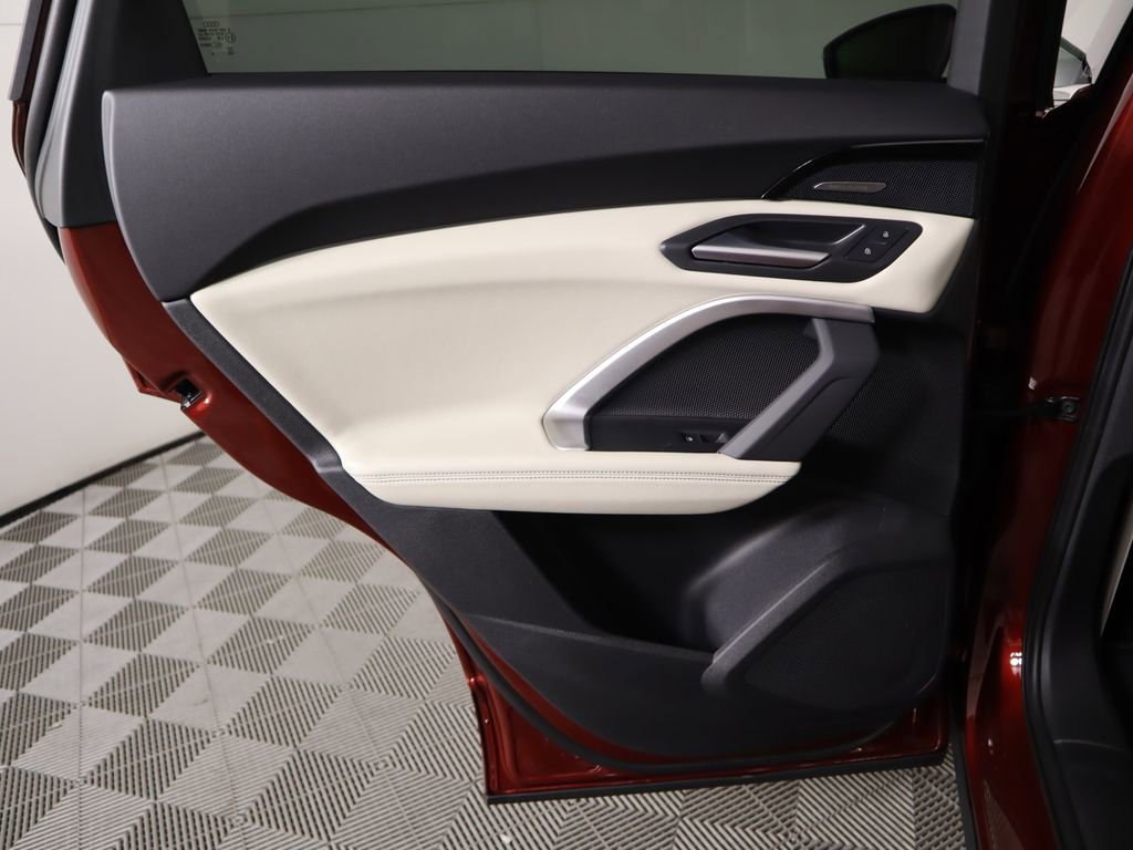 Used 2025 Audi Q5 Premium Plus w/ Premium Plus image 29