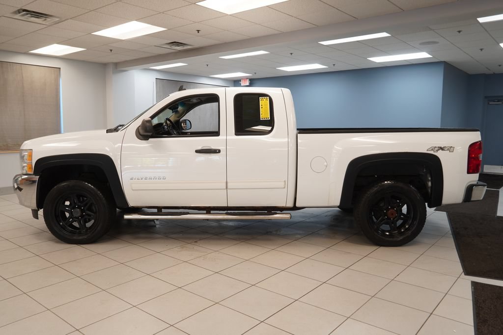 Used 2012 Chevrolet Silverado 1500 LT w/ All-Star Edition AWD/4WD image 2
