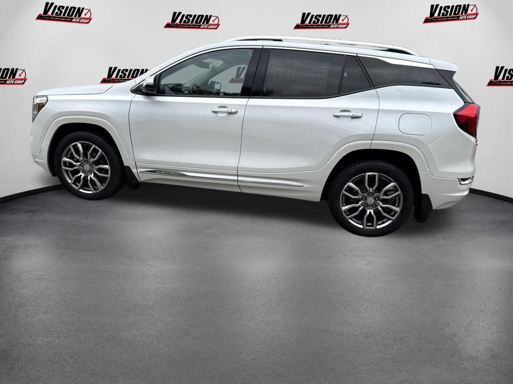 Used 2022 GMC Terrain Denali w/ Denali Premium Package AWD/4WD image 8