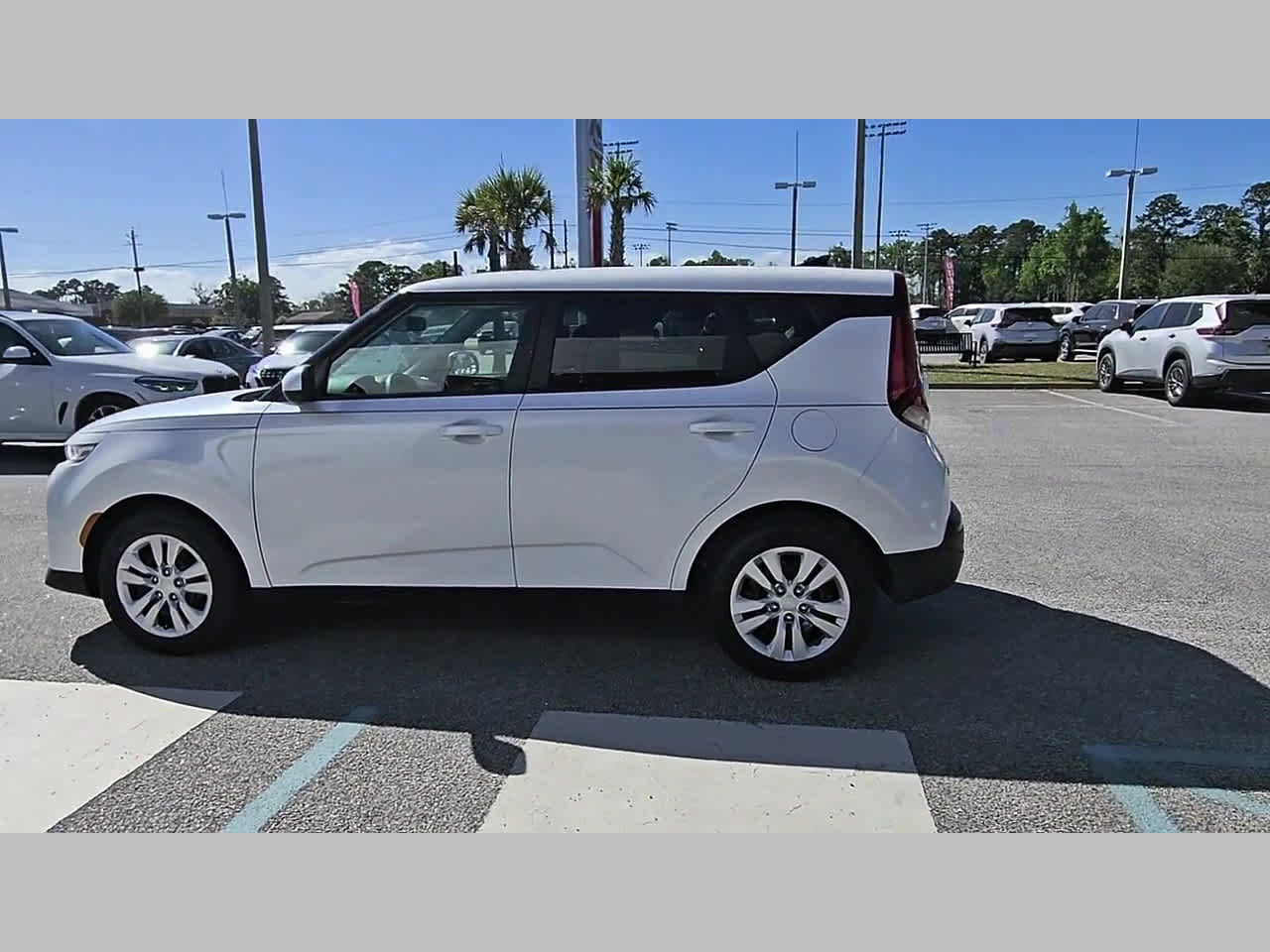 Used 2020 Kia Soul LX FWD image 24