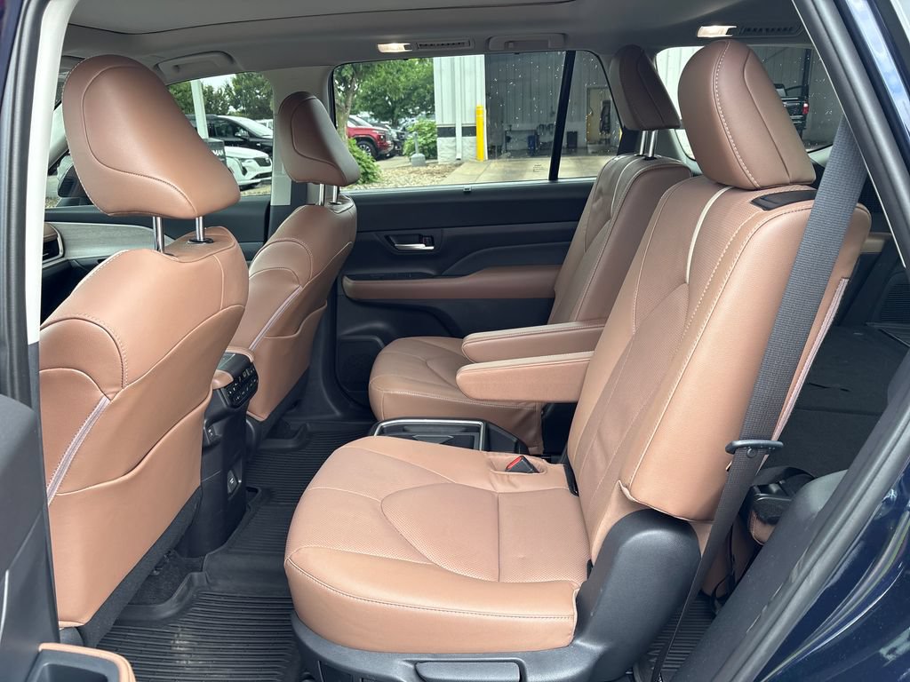 Used 2026 Toyota Grand Highlander AWD image 14