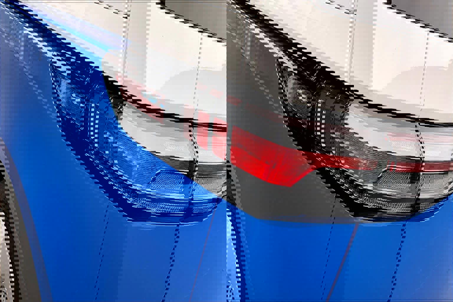 Used 2025 Volkswagen ID. Buzz 1st Edition image 27