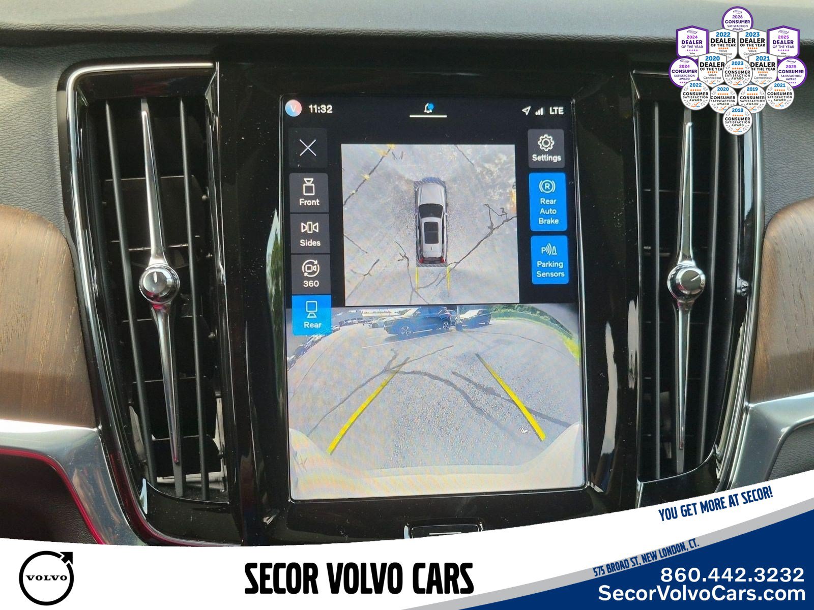 Used 2025 Volvo V90 B6 Cross Country Plus AWD/4WD image 26