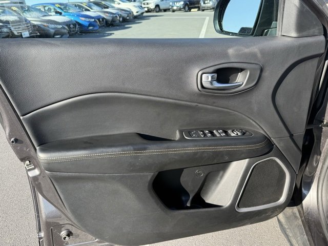 Used 2018 Jeep Compass Limited w/ Navigation Group image 12