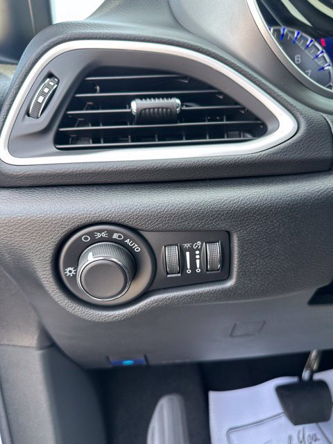 New 2027 Chrysler Pacifica LX FWD image 17