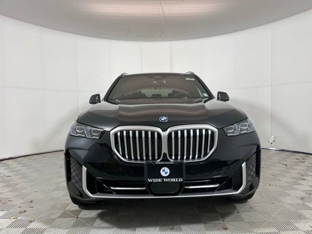 Used 2026 BMW X5 xDrive50e w/ Premium Package AWD/4WD image 2