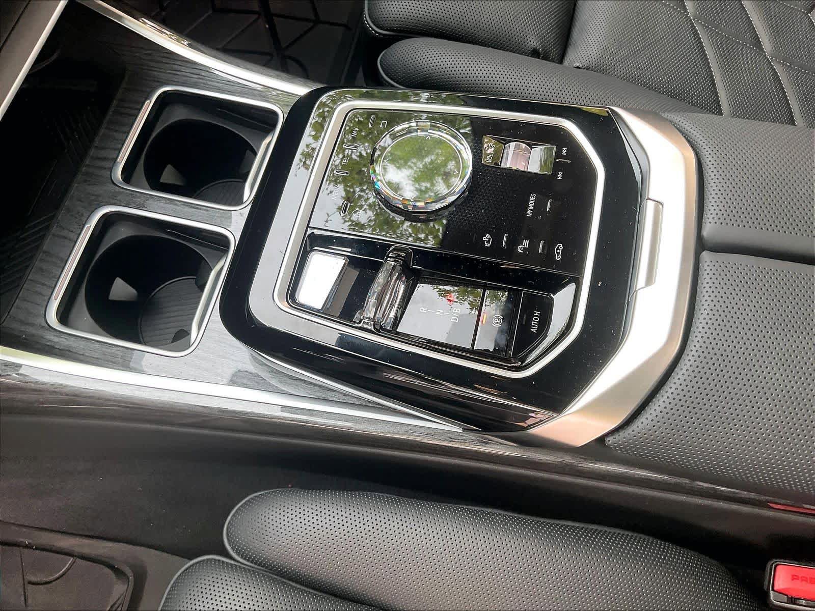 Used 2024 BMW i7 xDrive60 image 18
