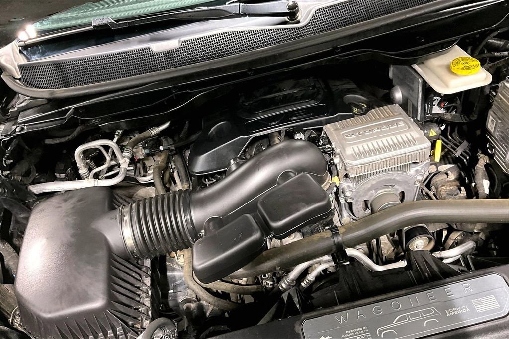 Used 2023 Jeep Wagoneer 4WD w/ Convenience Group I image 40