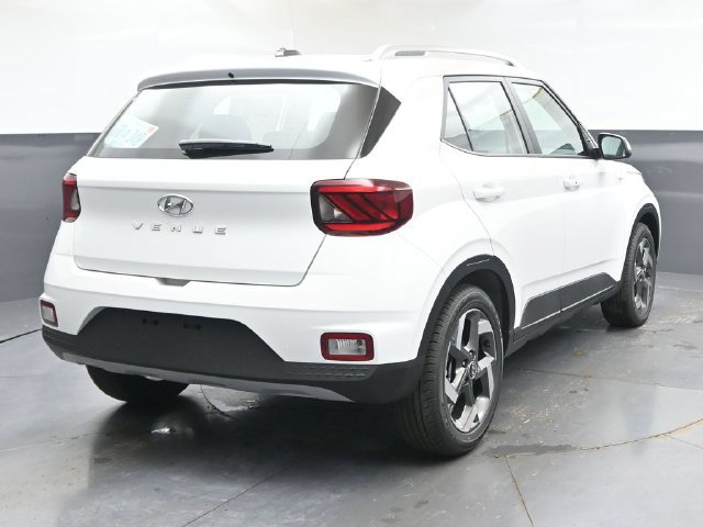New 2026 Hyundai Venue SEL FWD image 5