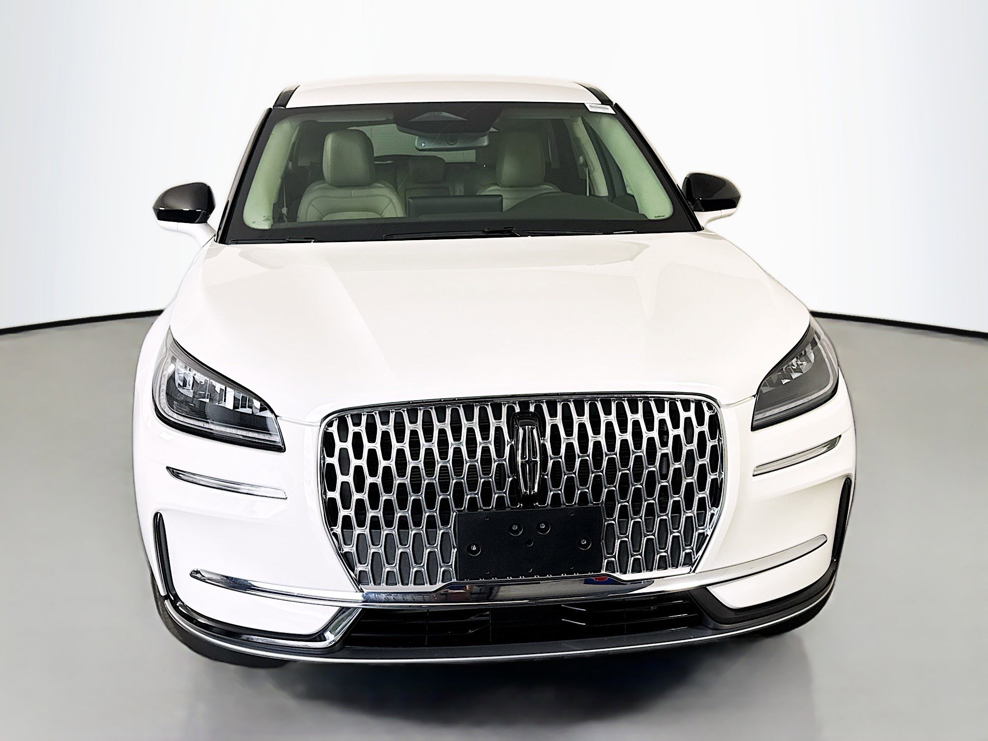 Used 2023 Lincoln Corsair FWD image 2