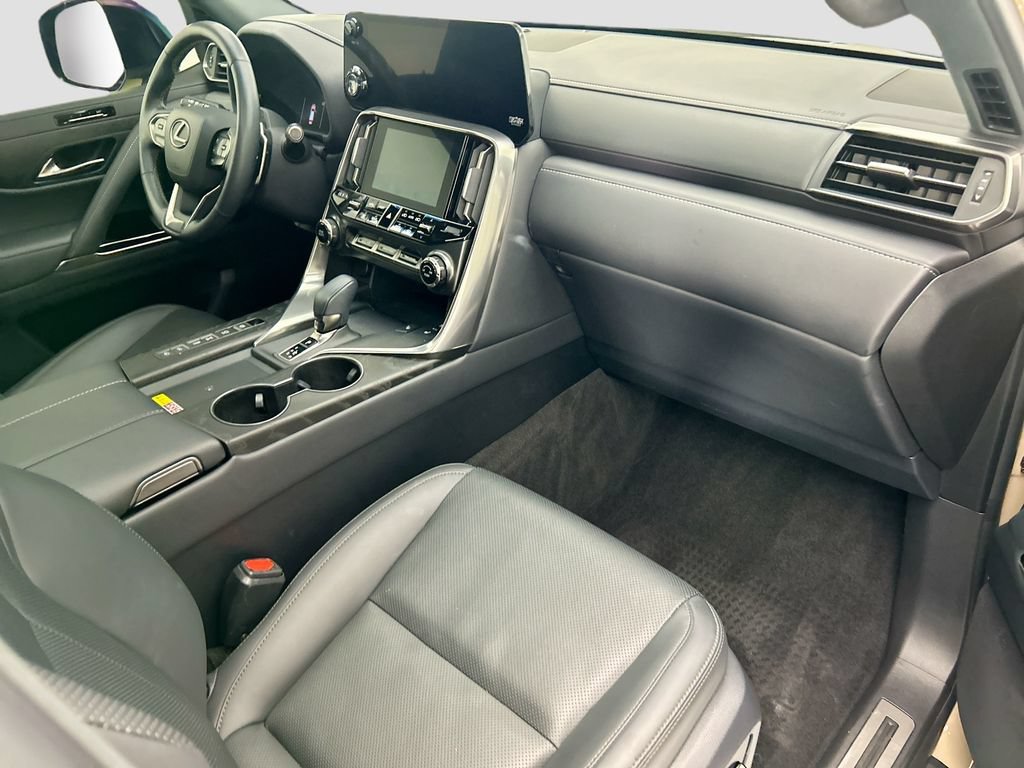 Used 2025 Lexus LX 700h Overtrail AWD/4WD image 15