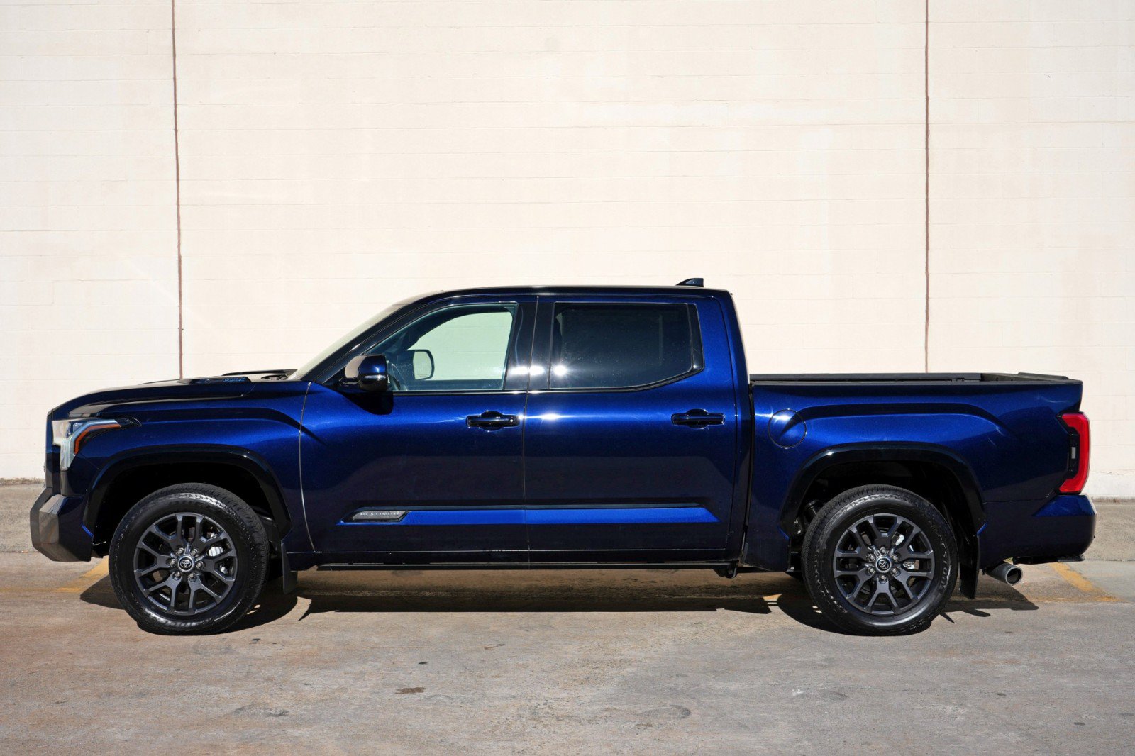 Used 2023 Toyota Tundra Platinum w/ Advanced Package AWD/4WD image 55