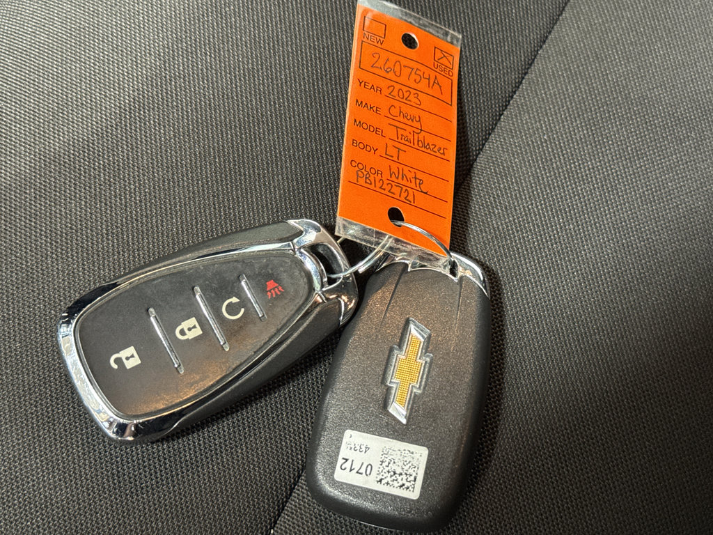 Used 2023 Chevrolet TrailBlazer LT FWD image 37