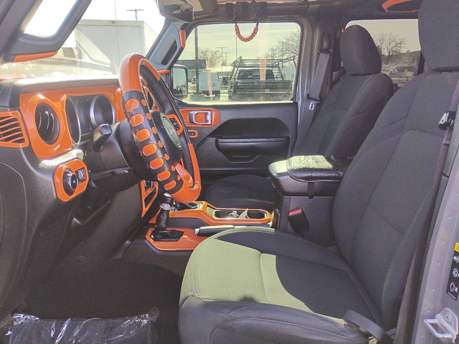 Used 2023 Jeep Wrangler Willys image 12