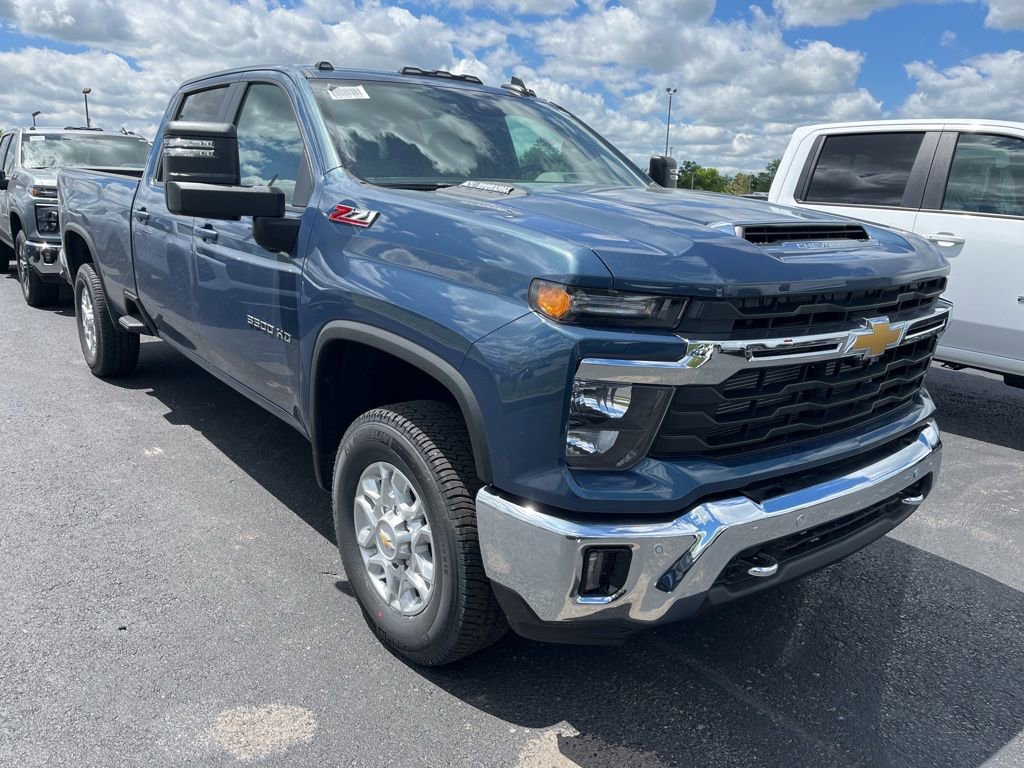 New 2026 Chevrolet Silverado 3500 LT w/ Safety Package AWD/4WD image 2