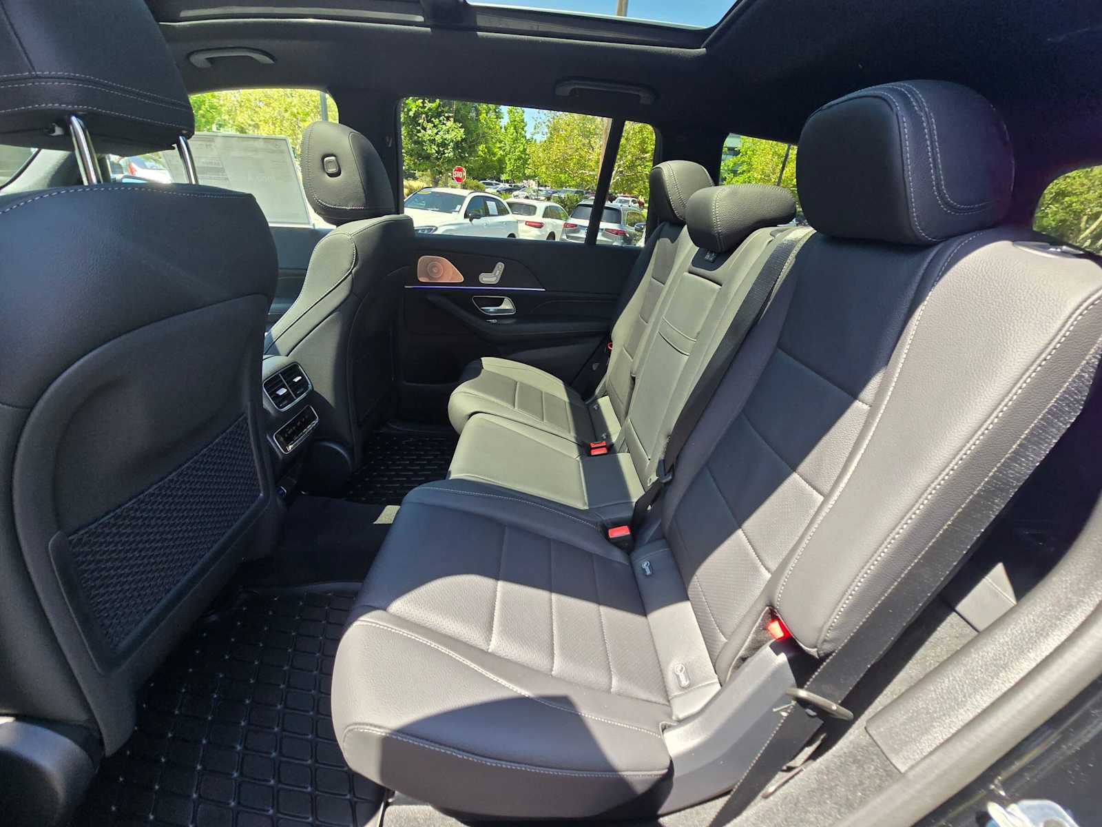 New 2026 Mercedes-Benz GLS 450 4MATIC image 18