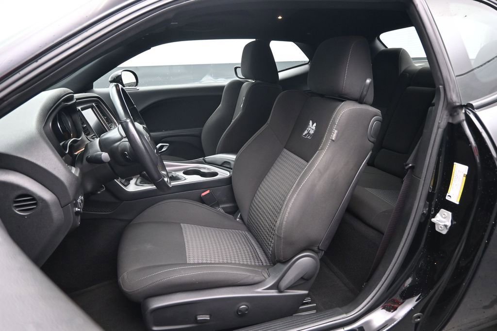 Used 2022 Dodge Challenger R/T Scat Pack RWD image 24